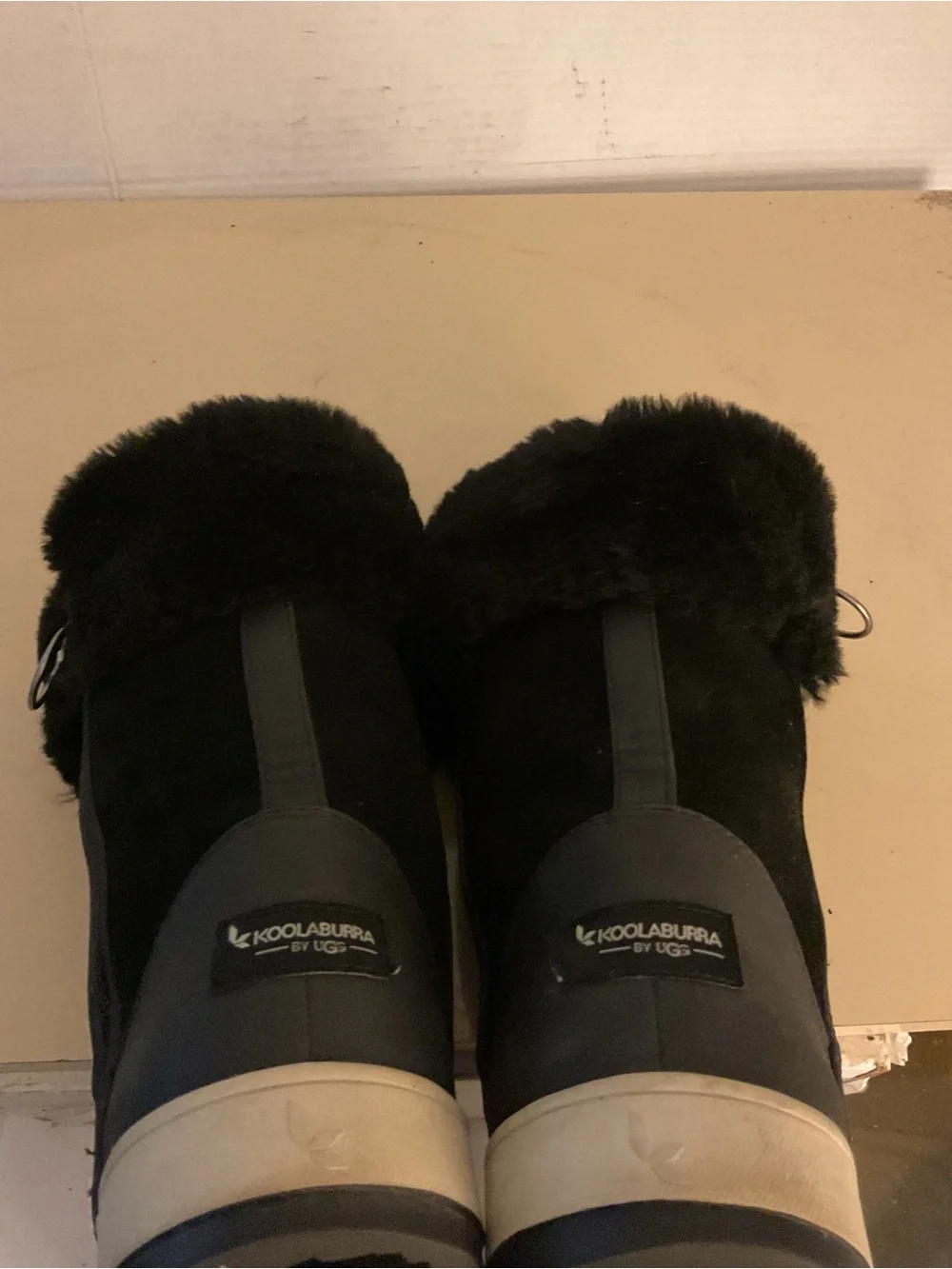 Koolaburra by Uggs women Black Suede leather fur Tynlee waterproof boots US 9